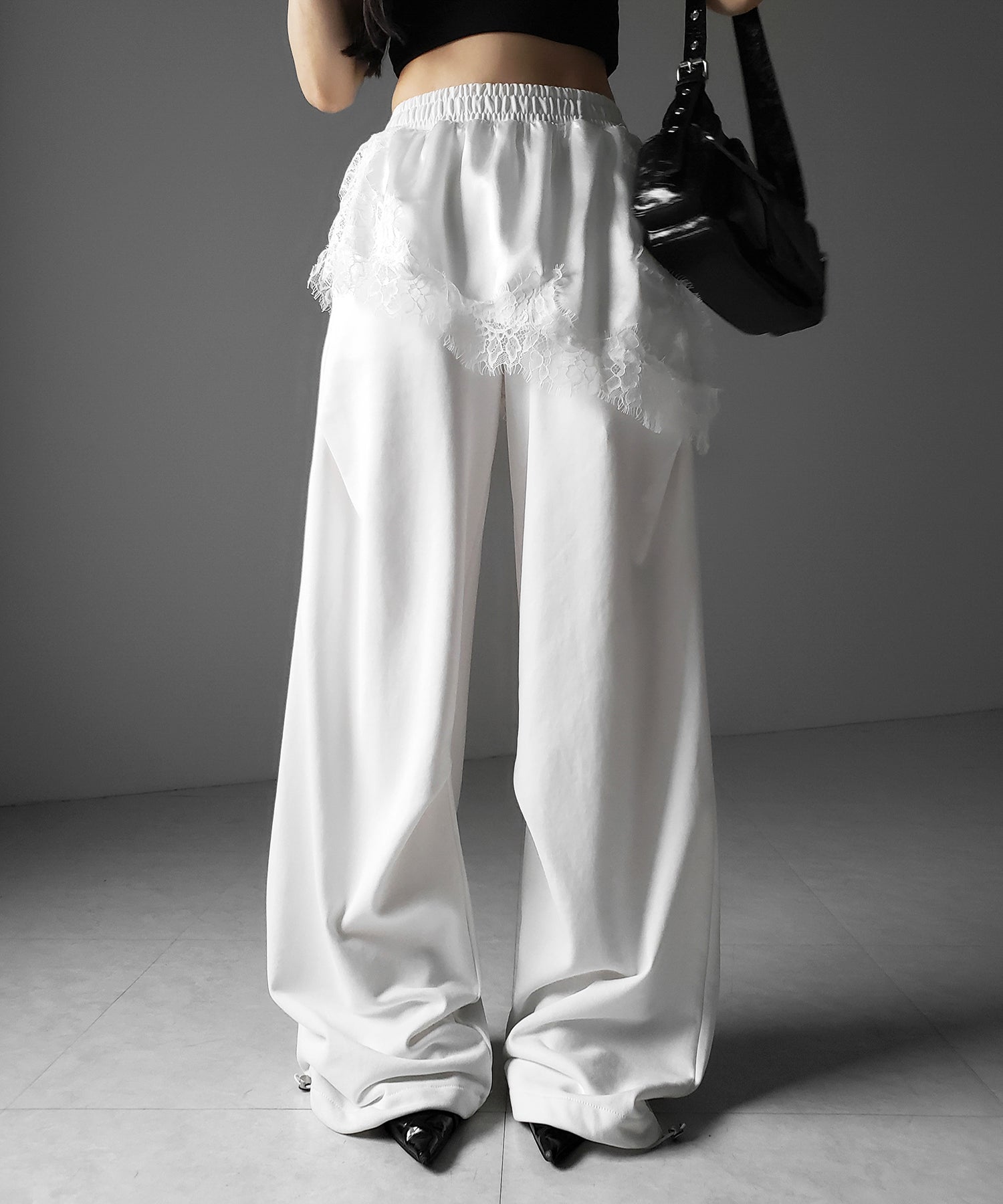 レースドッキングレイヤードスウェットワイドパンツ ／ lace docking layered sweat wide pants