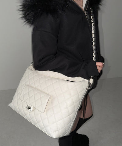 【 ショルダーストラップ付き２WAY 】キルティングスクエアトートショルダーバッグ / quilted square tote shoulder bag