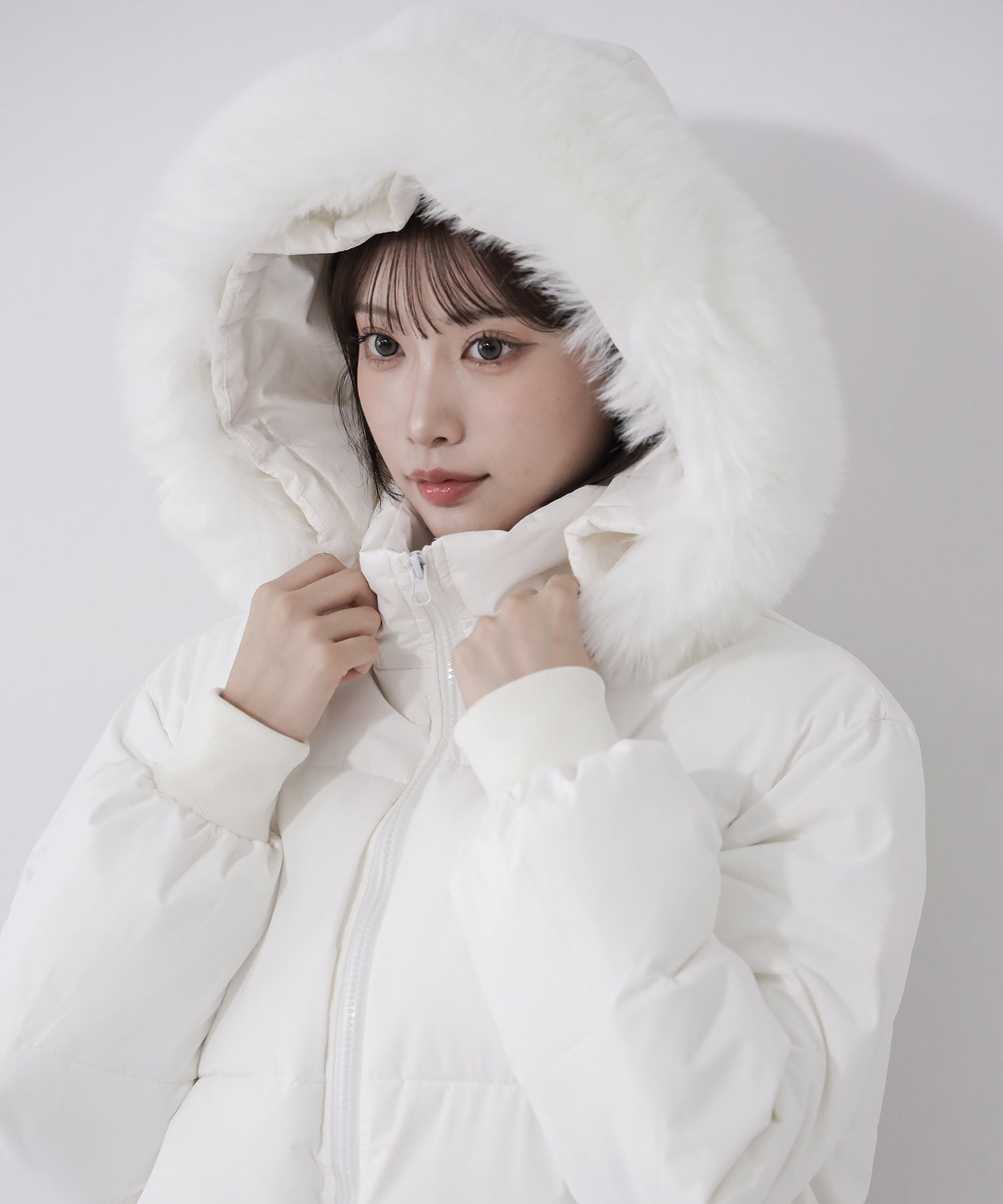 【 フード取り外し可能２ＷＡＹ 】フェイクファーフードショートダウンジャケット ／ 2WAY fake fur hoodie short down jacket