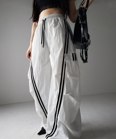 【 ３color ／裾絞り可能２WAY 】サイドラインナイロンタックカーゴワイドパンツ ／ side line nylon tuck cargo wide pants