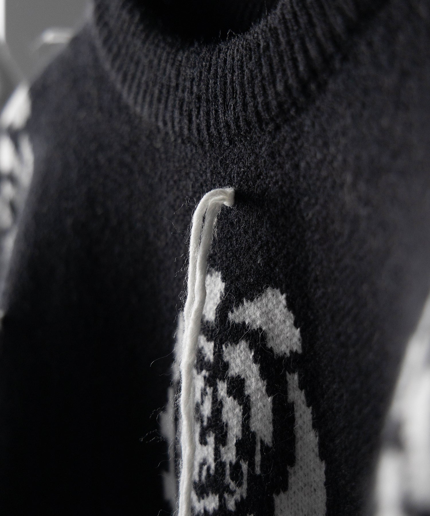 バラジャガードフリンジビッグシルエットニット ／ rose jacquard fringe big silhouette knit