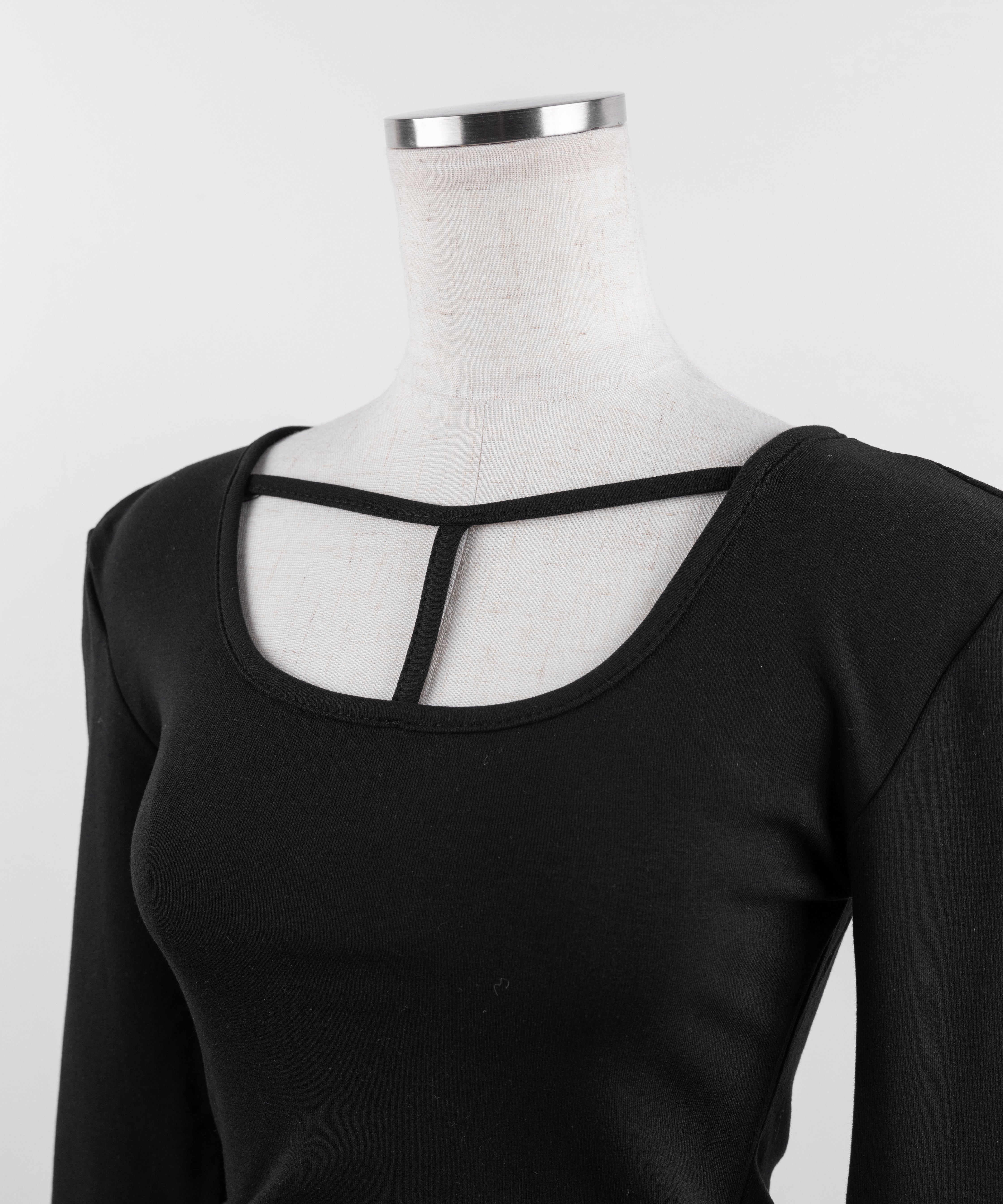 【 裏起毛 】カットアウトストラップスリムカットソートップス ／ cutout strap slim cutsew tops