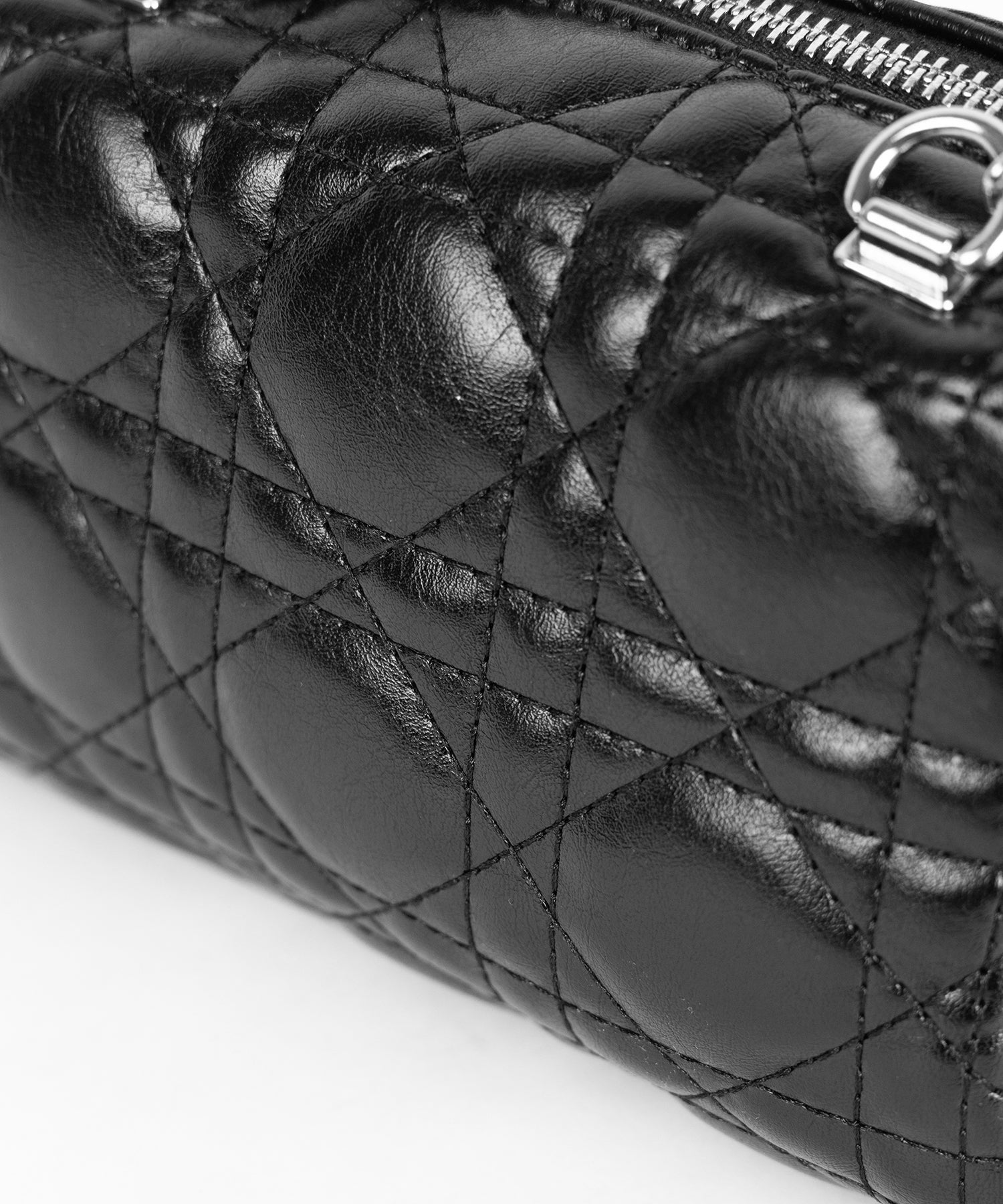 【 ショルダーストラップ付き２WAY 】キルティングスクエアチェーンショルダーミニバッグ / 2WAY quilted square chain shoulder mini bag