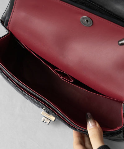 【 ２color 】キルティングチェーンスクエアショルダーバッグ ／ quilting chain square shoulder bag