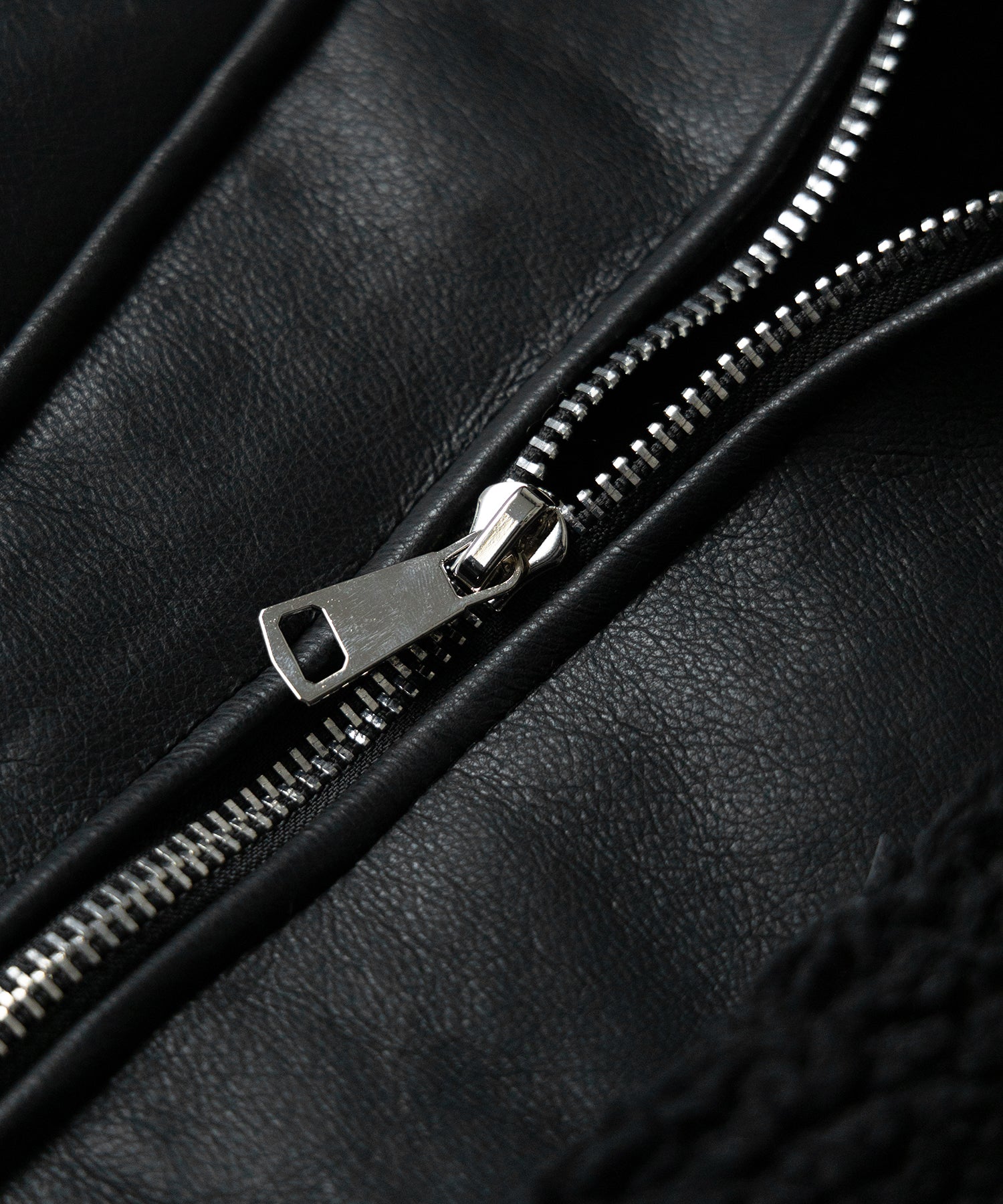 【 ２color 】フェイクレザーベルテッドボアムートンジャケット ／ fake leather belted boa mouton jacket