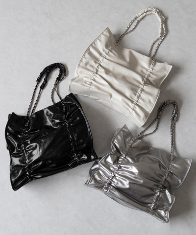 【 ３color ／ A4収納可 】ダブルシャーリングフェイクレザースクエアチェーンバッグ ／ double shirring fake leather square chain bag