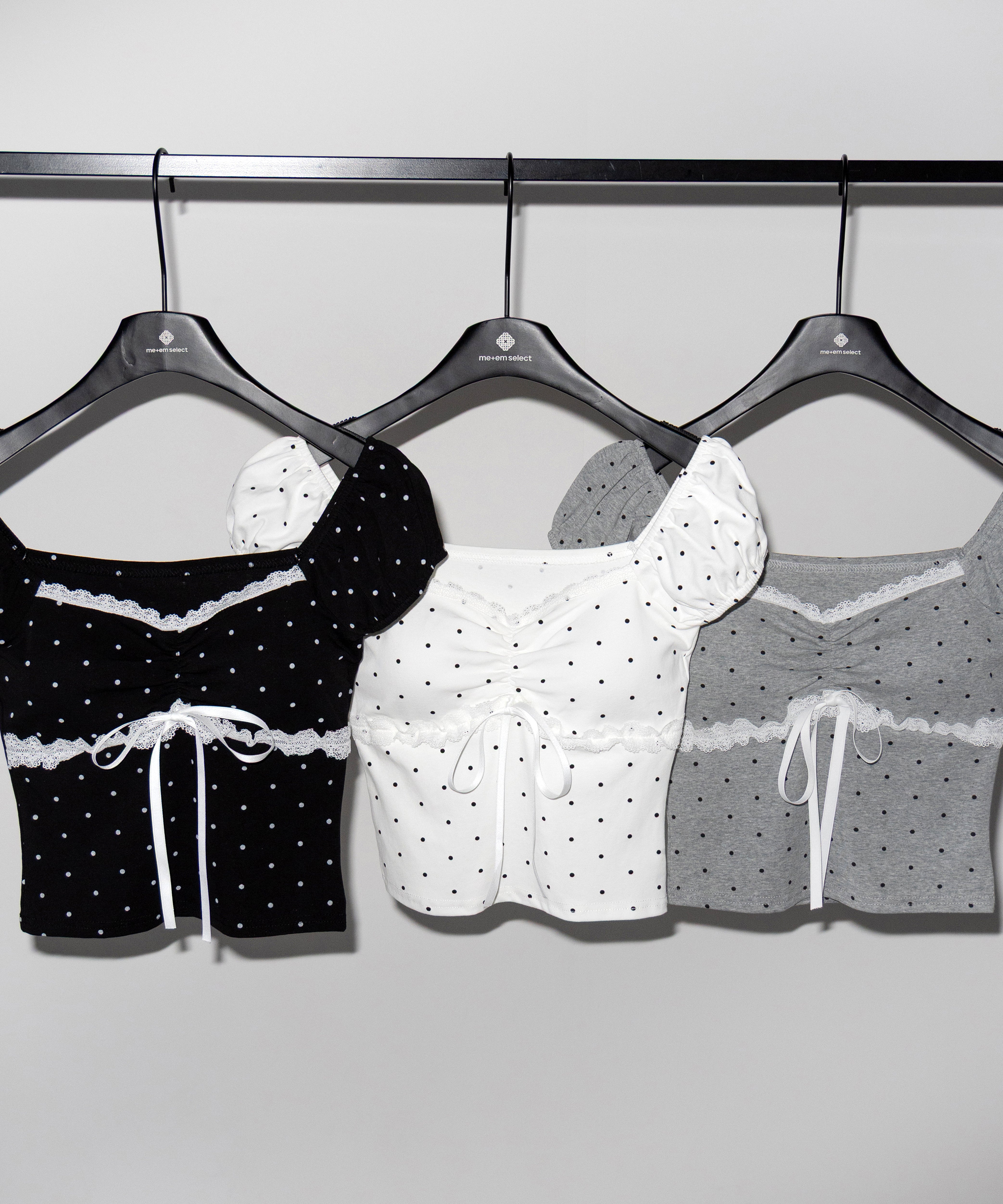 ドットレースリボンギャザーオフショルトップス ／ dot lace ribbon gathered off shoulder tops
