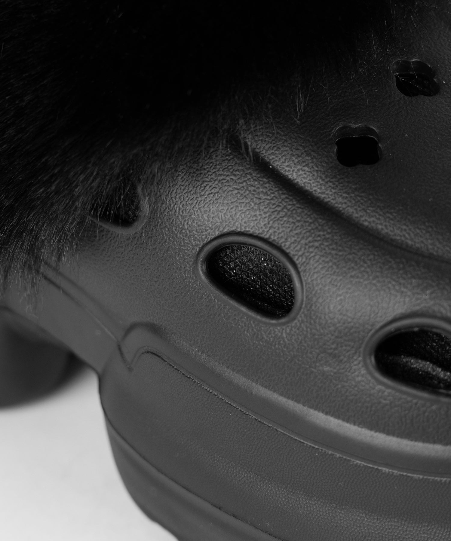 フェイクファー厚底クロッグサンダル ／ Fake fur platform clog sandals