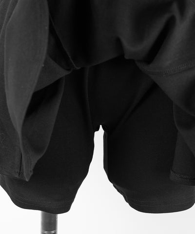 【 セットアップ 】ロゴプレート半袖トップス＋フレアミニスカパン SET ／( SETUP ) logo plate short sleeve tops + flared mini skirt pants