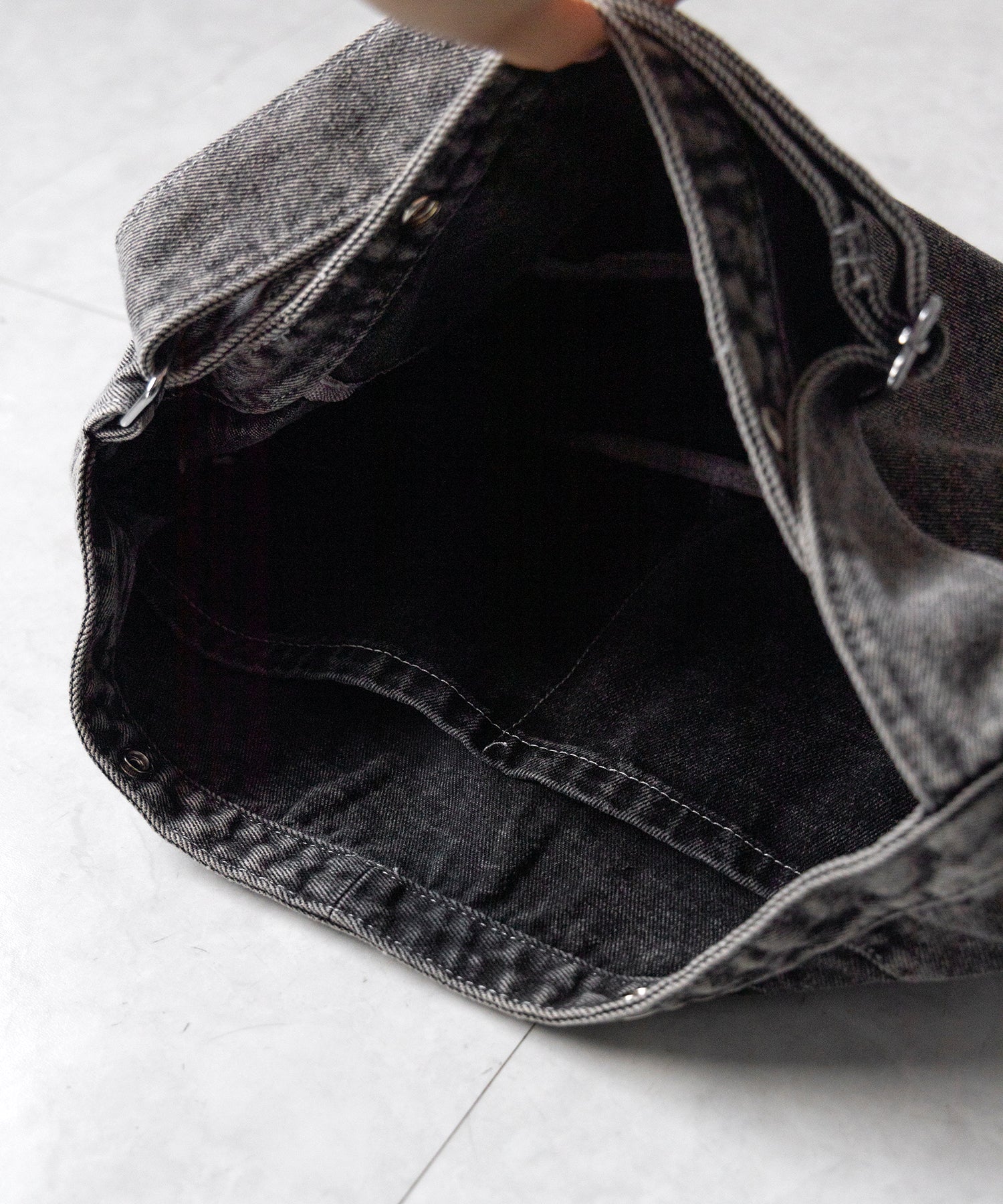 【 ２color 】ブラックタグヴィンテージデニムショルダーバッグ ／ black tag vintage denim shoulder bag
