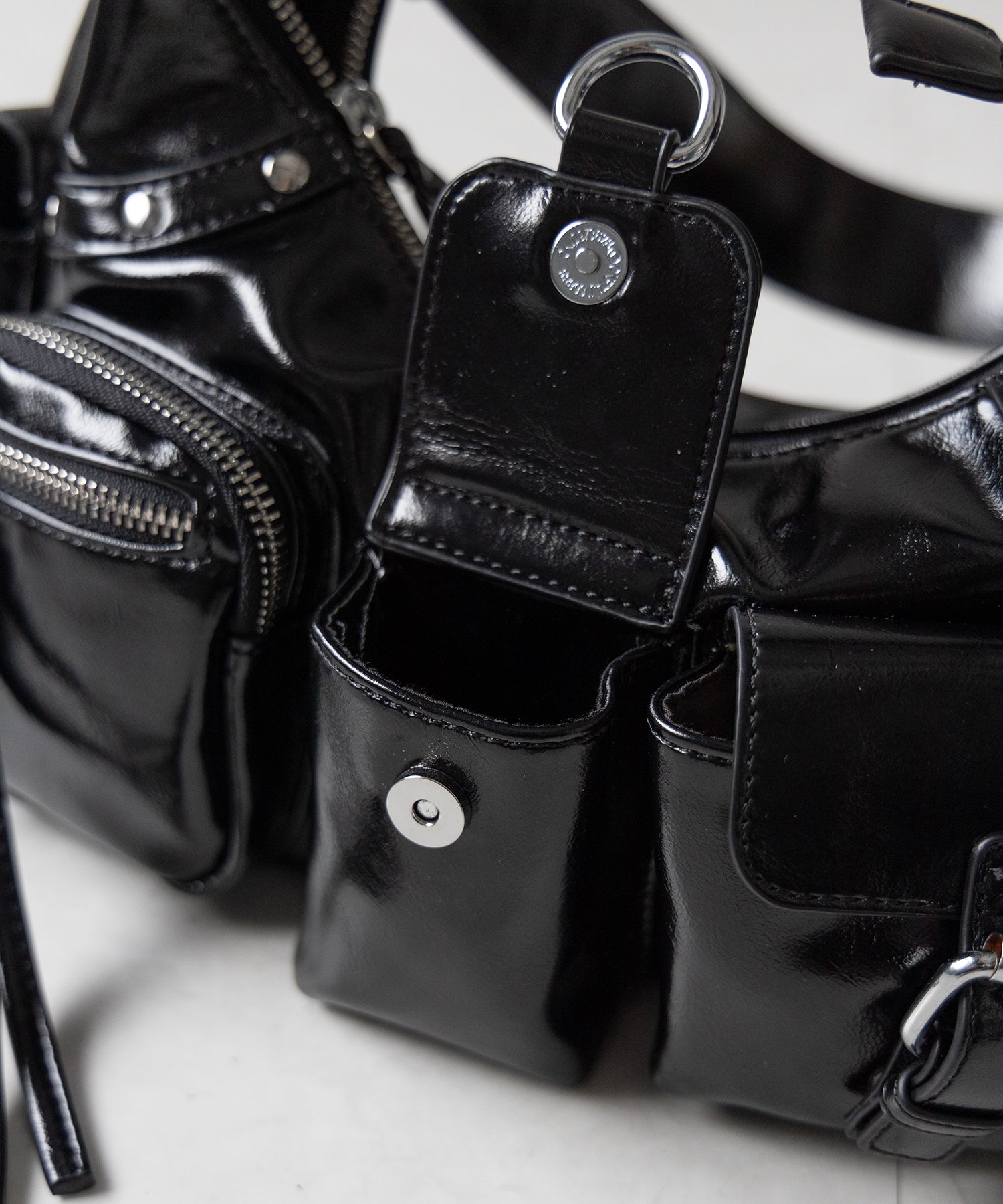 【 ショルダーにできる２WAY 】 ４アウトポケットワンハンドルショルダーバッグ ／ 4 outpocket onehandle shoulder bag