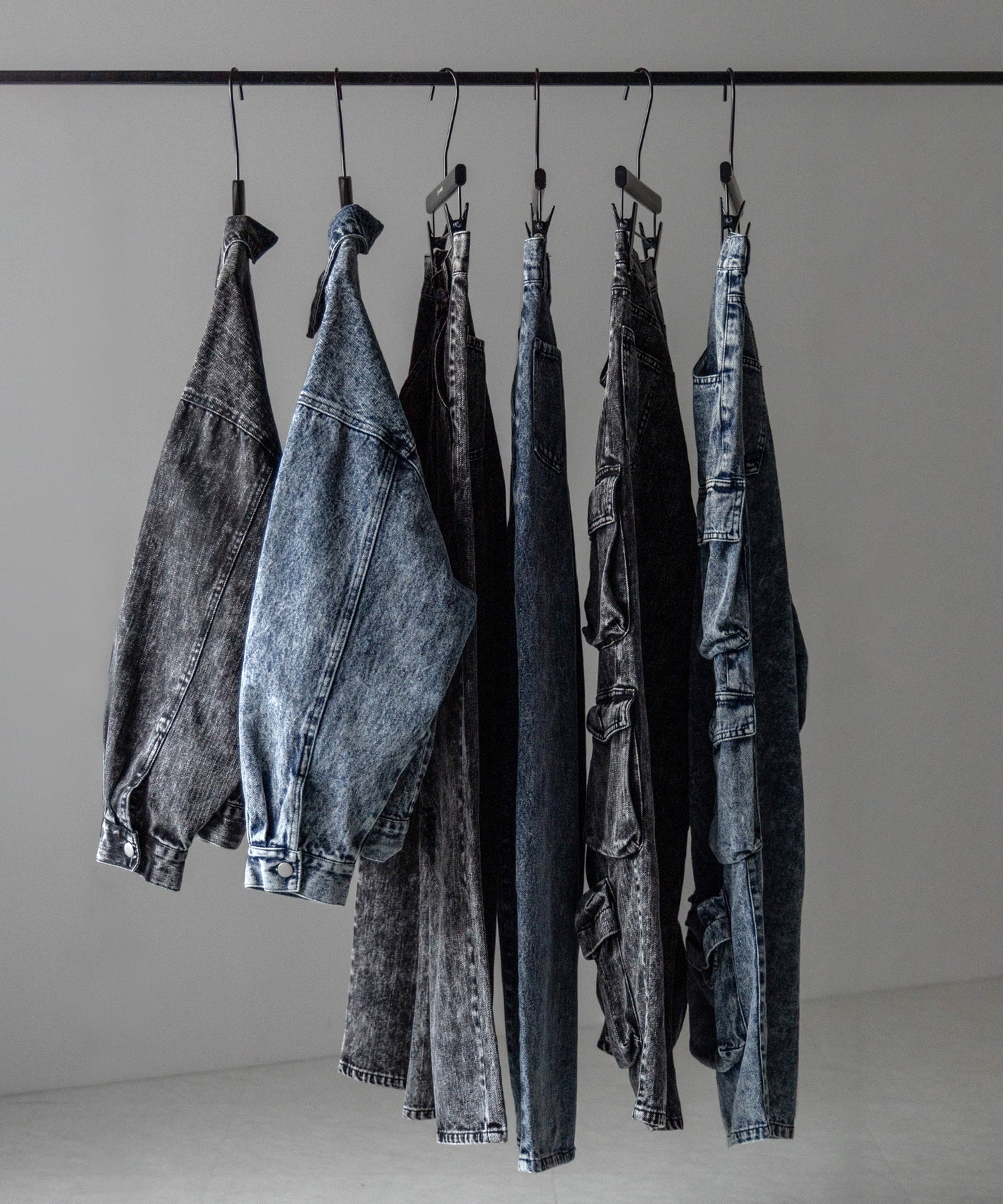【 デニムセットアップ着用可能 】ヴィンテージケミカルブリーチタックダメージワイドデニム ／ vintage chemical bleach tuck damage wide denim