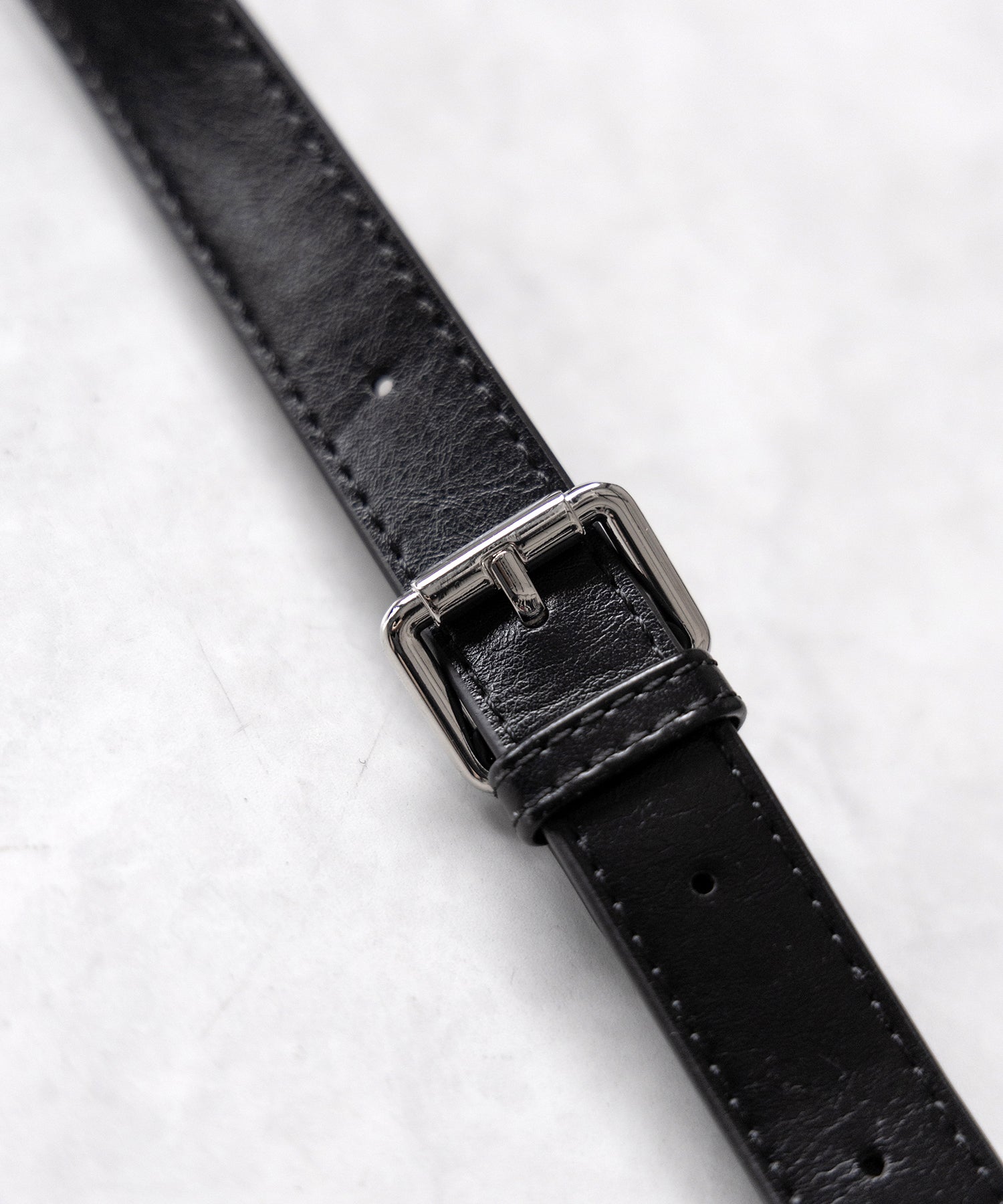 【 ショルダーストラップ付き２WAY 】ベルテッドキーチャームフラップスクエアハンドバッグ ／ ( 2WAY ) belted key charm flap square handbag