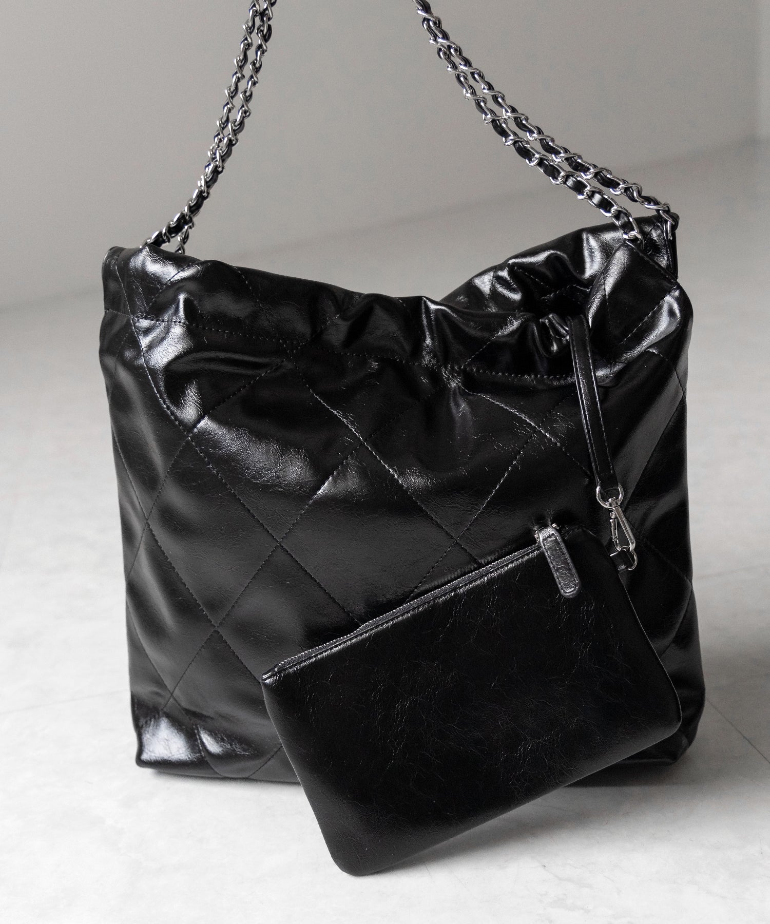 【 ２color 】キルティングチェーントートショルダーバッグ ／ quilting chain tote shoulder bag
