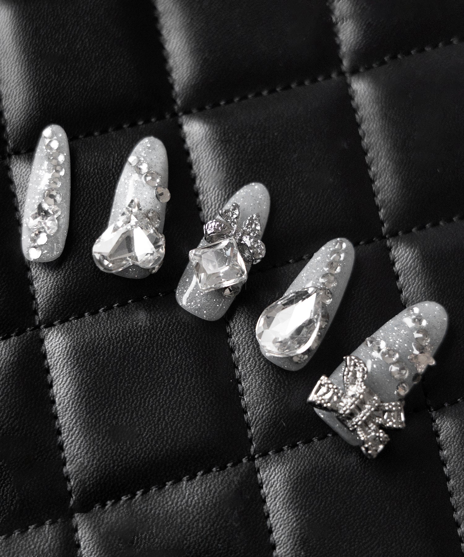 【 限定先行販売 】 bijou ribbon glitter flash nail tips