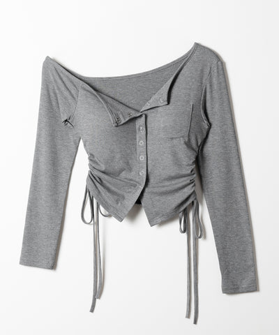 スナップボタンサイドシャーリング長袖ワンショルトップス ／ Snap button side shirring long-sleeved one-shoulder tops