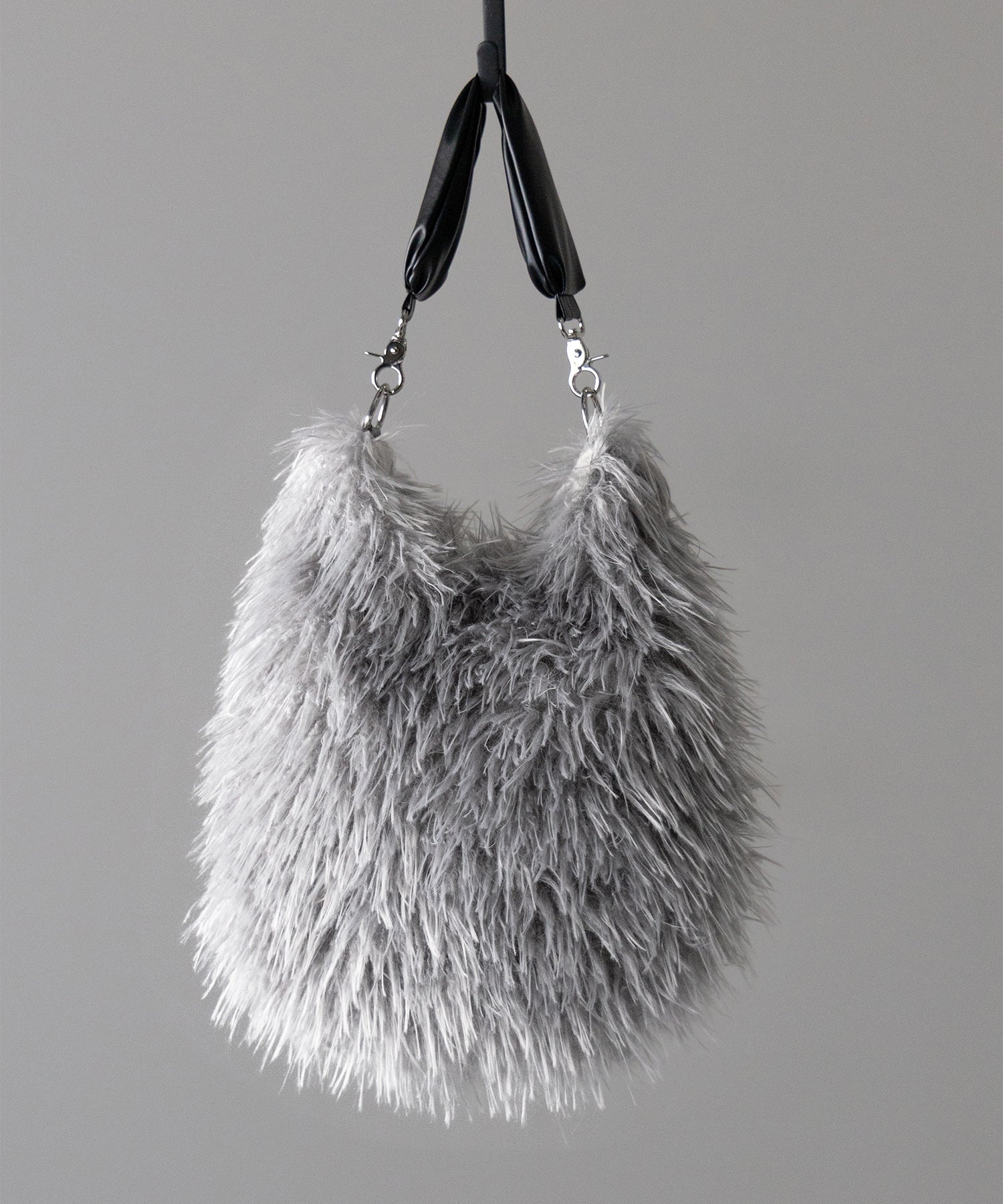 【 ショルダーストラップ付き２WAY 】バイカラーシャギーファーショルダーバッグ ／ bicolor shaggy fur shoulder bag