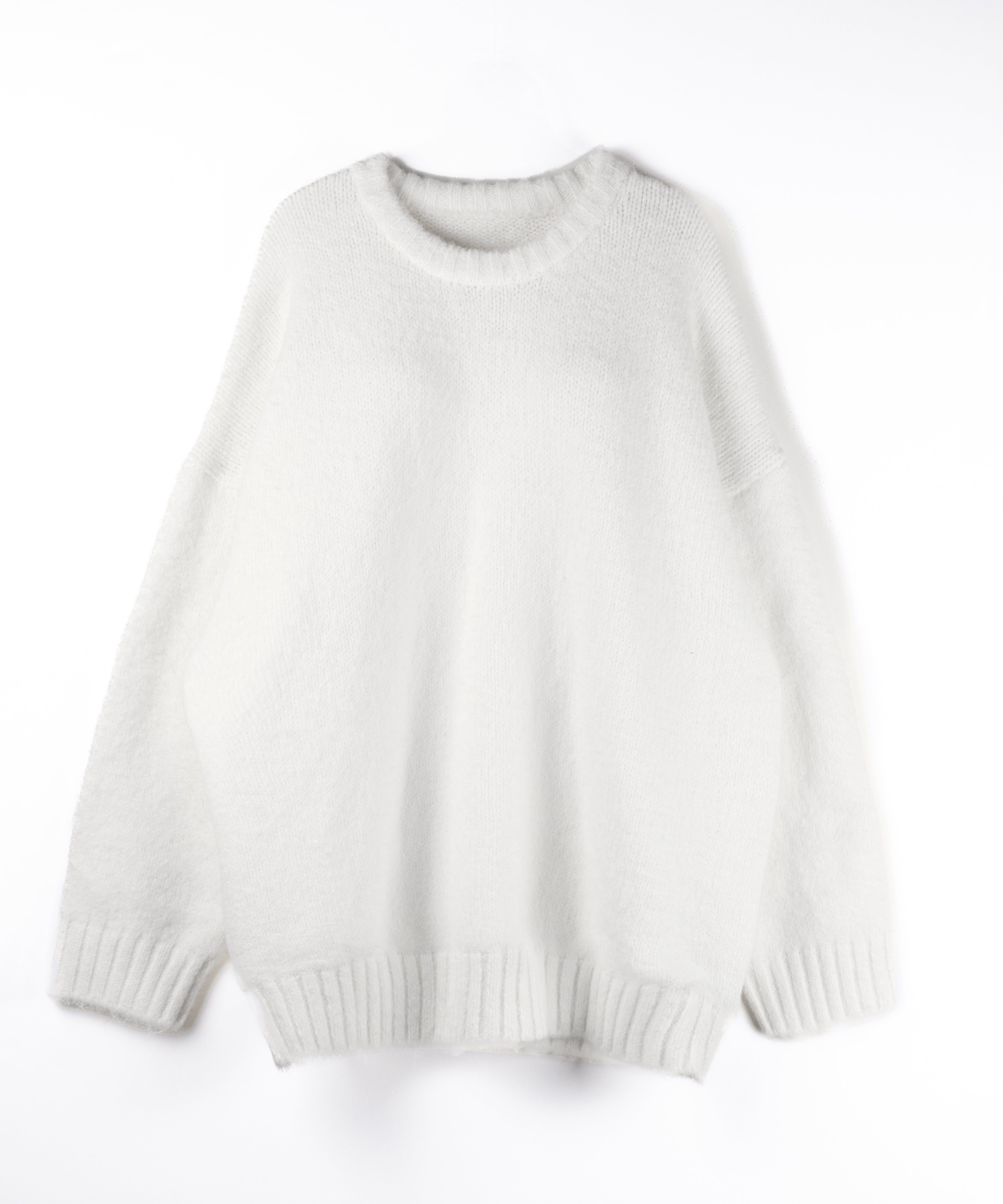 オーバーサイズフラッフィーニットプルオーバー ／ oversize fluffy knit pullover