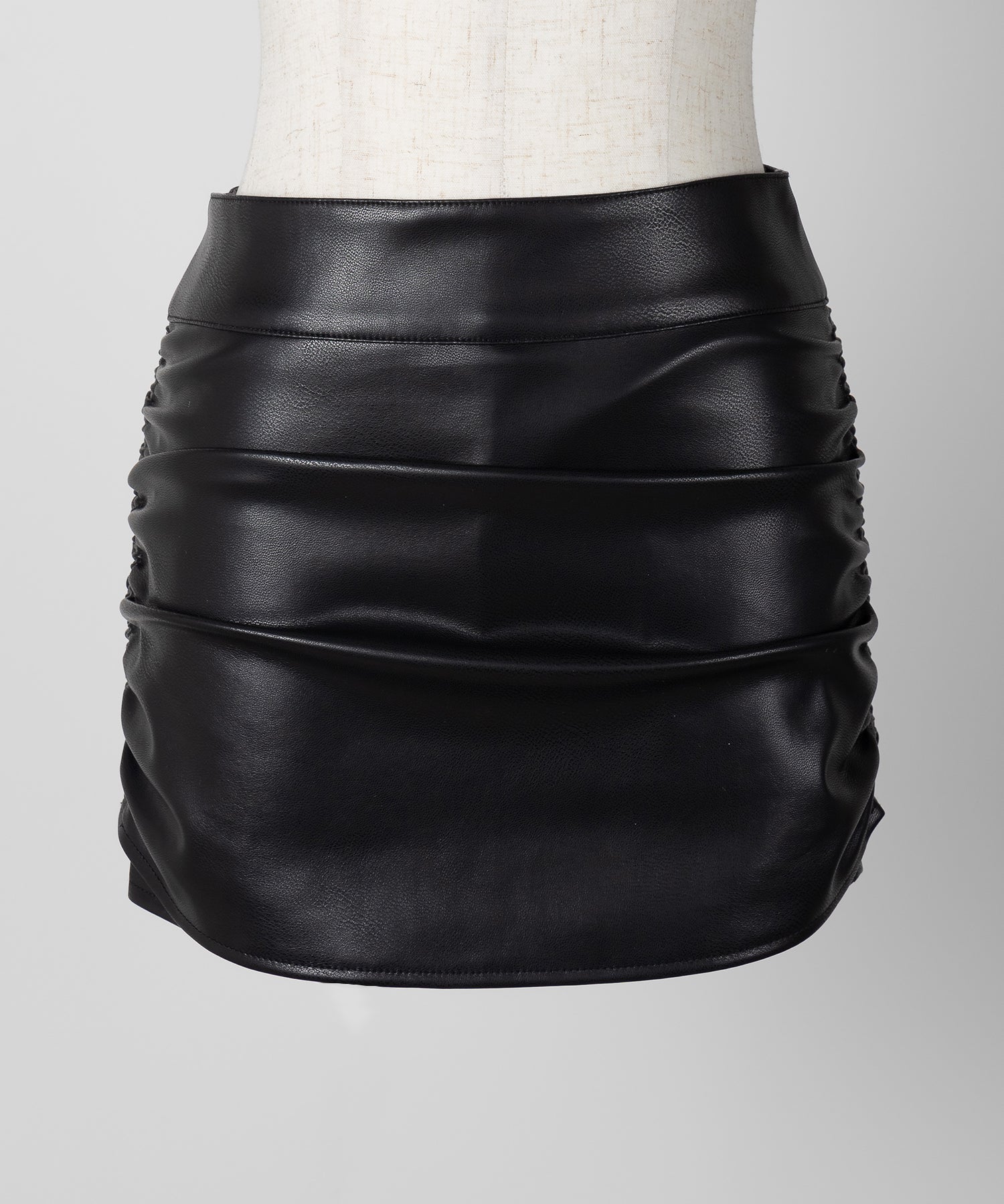 フェイクレザーシャーリングマイクロミニスカパン ／ fake leather shirring micro mini skirt pants