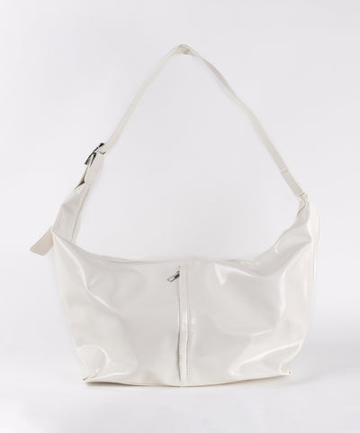 【 大容量 】フェイクレザーワイドストラップビッグショルダーボディバッグ ／fake leather wide strap big shoulder body bag