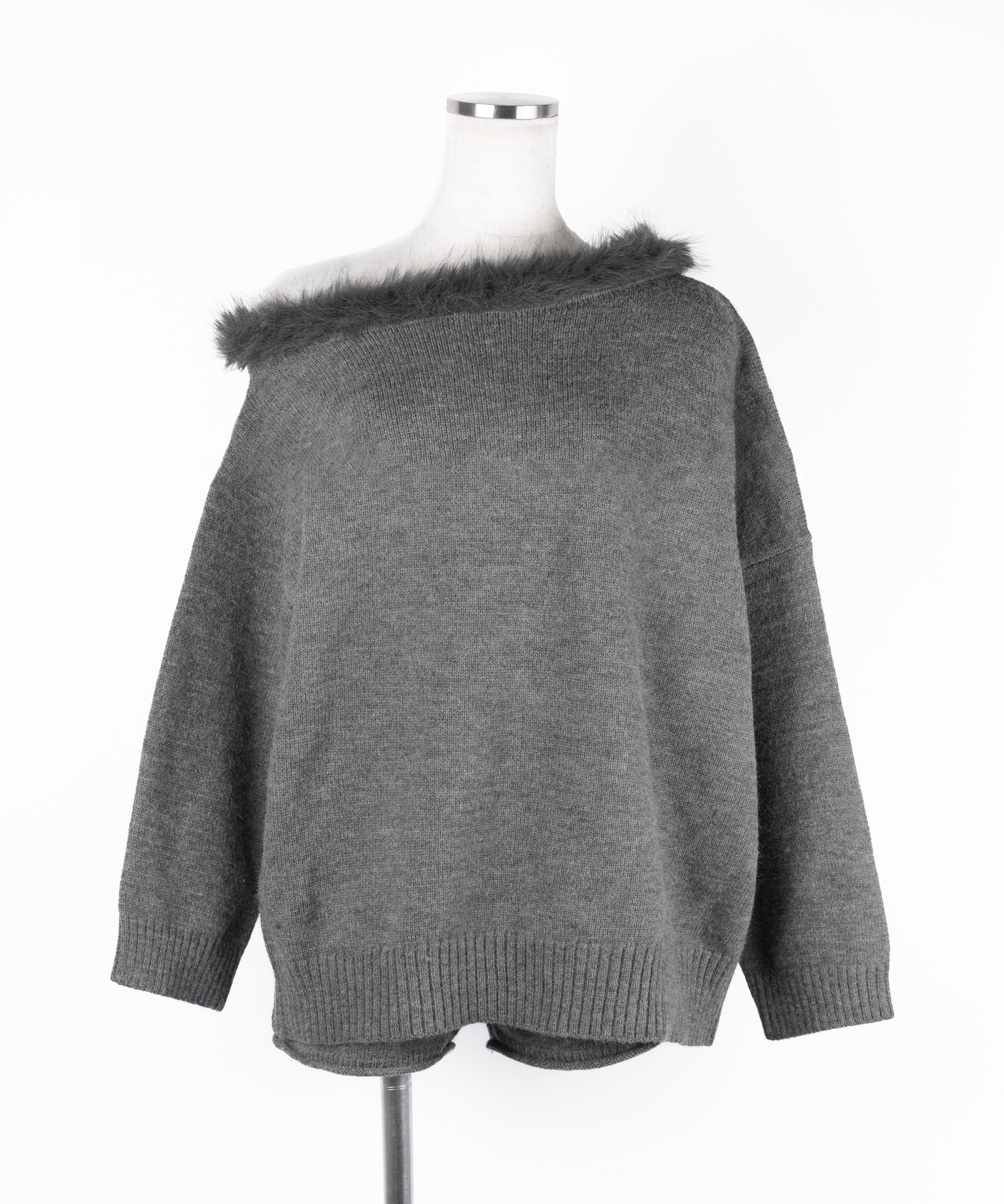 【 ニットセットアップ 】フェイクファーワンショルオーバーニット ＋ ニットショートパンツ SET ／ fake fur one-shoulder over knit + knit short pants SET