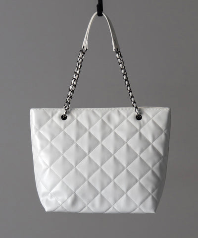 【 ３color ／ A4収納可 】キルティングチェーンスクエアトートショルダーバッグ ／ quilting chain square tote shoulder bag