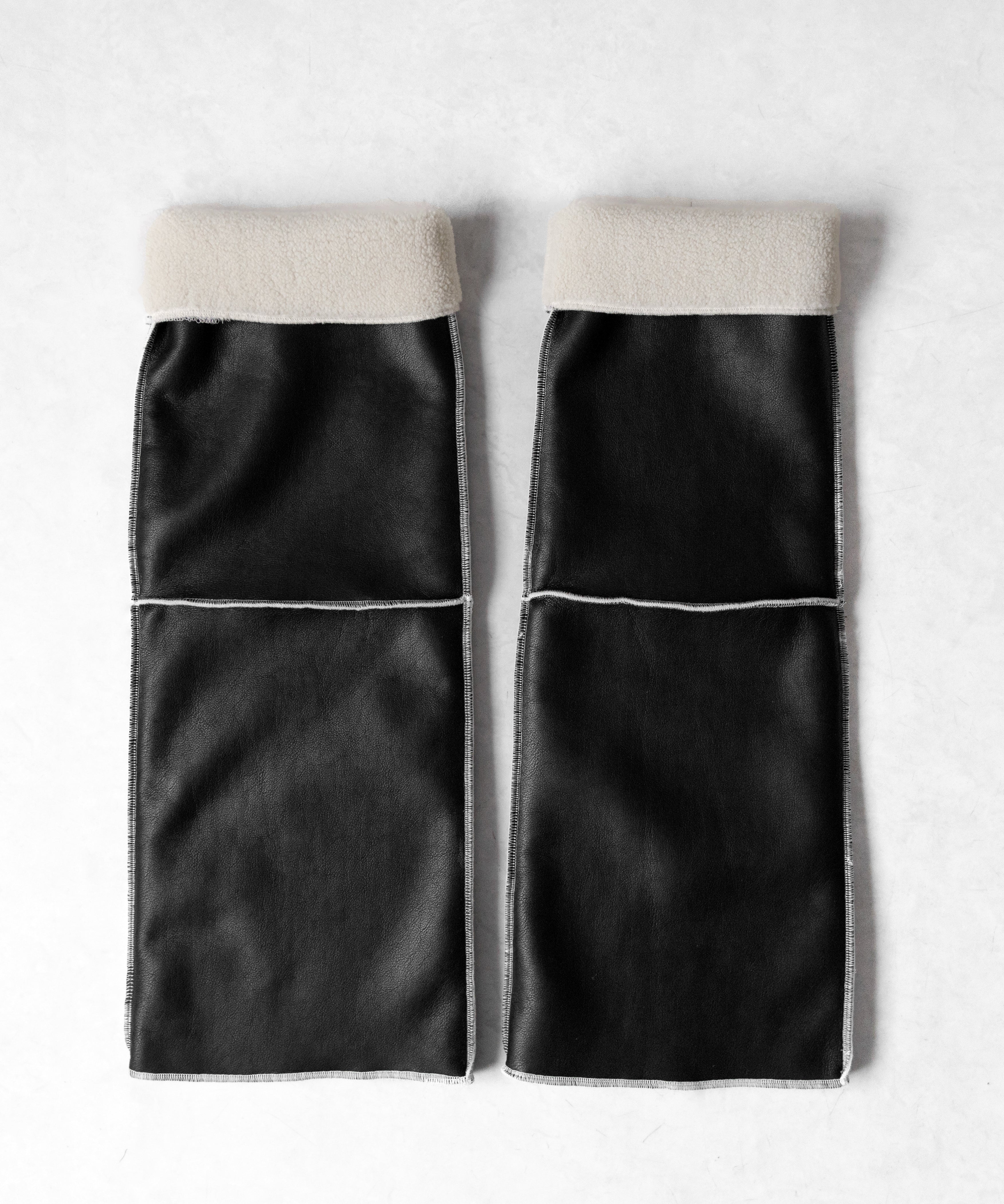 【 ニーハイにもなる２WAY 】ムートンフェイクレザールーズレッグカバー ／ mouton fake leather loose leg cover