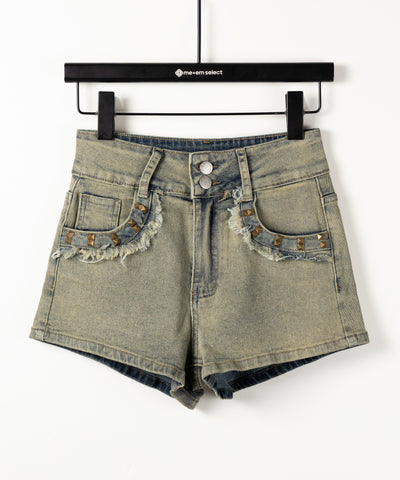 ヴィンテージライクスタッズスリムフィットデニムショートパンツ ／ vintage like studded slim-fit denim shorts