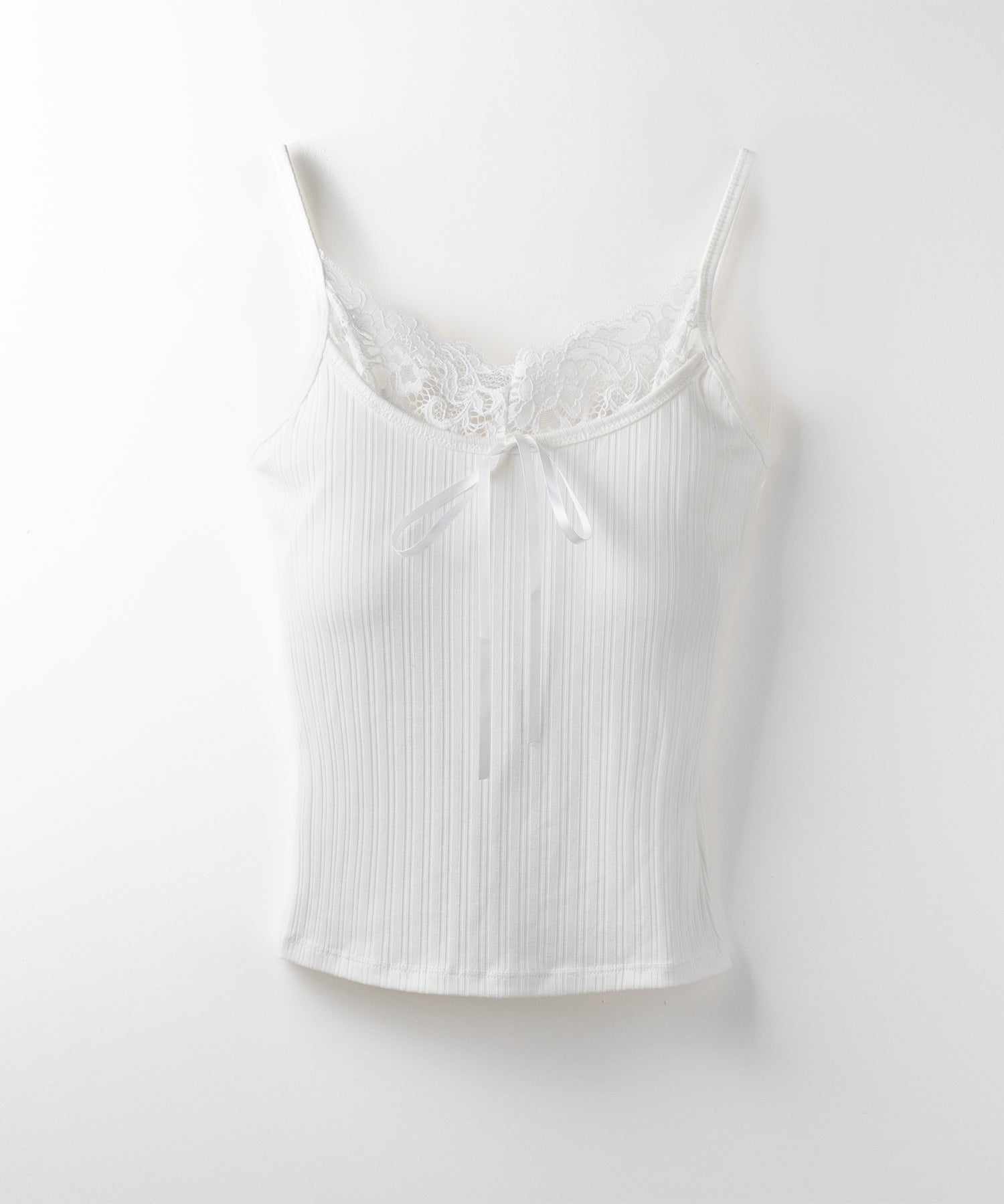 【 ３color ／ カップ付き 】フロントリボンレースドッキングキャミソール ／front ribbon lace docking camisole