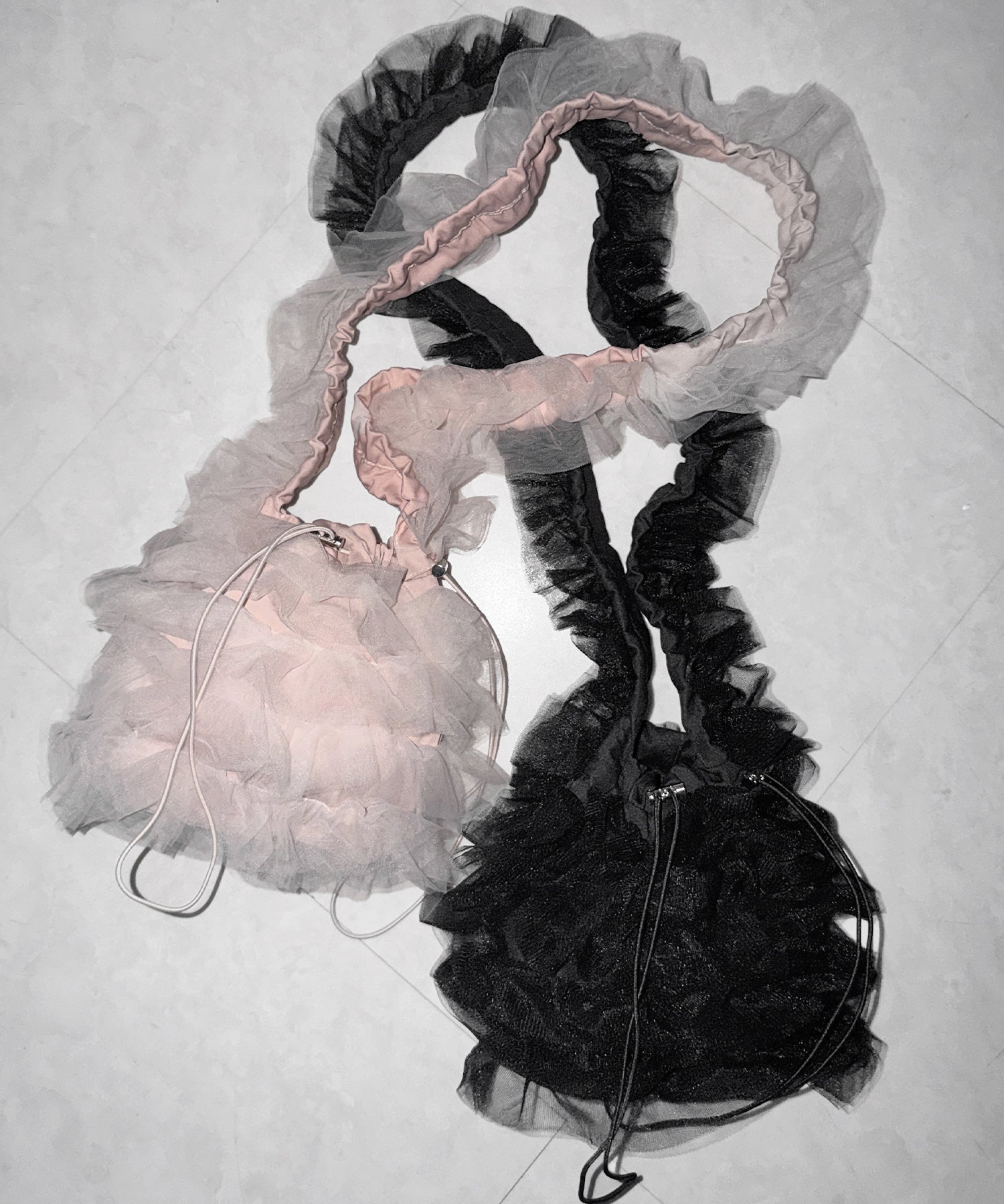 チュールフリル巾着ミニショルダーバッグ／ tulle frill drawstring mini shoulder bag