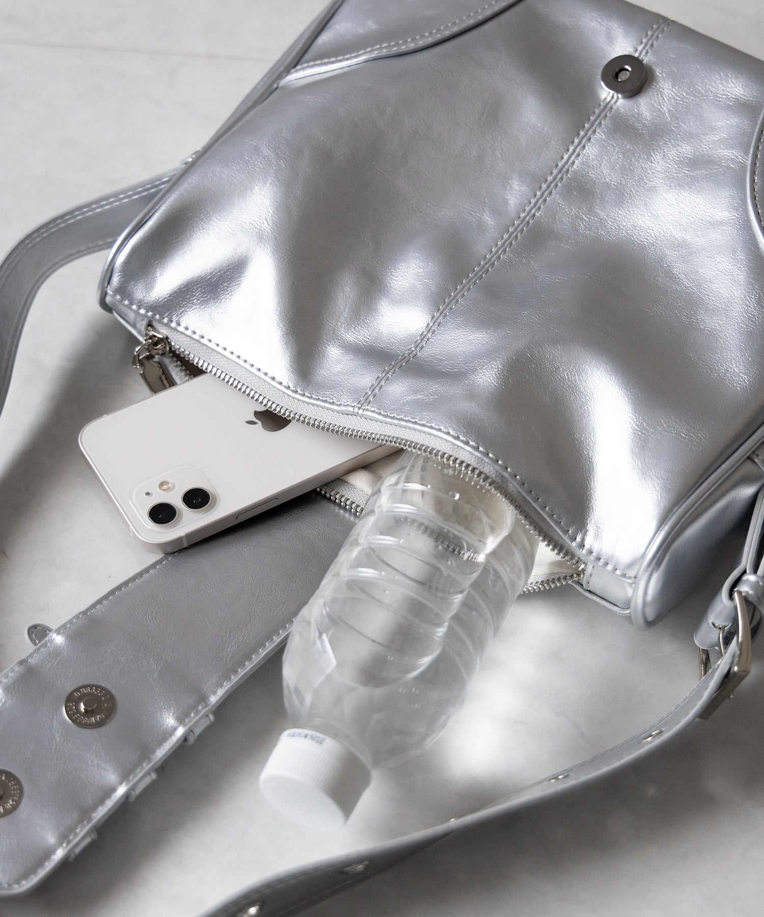 【 ３color 】ベルテッドフェイクレザーショルダーバッグ ／ belted fake leather shoulder bag