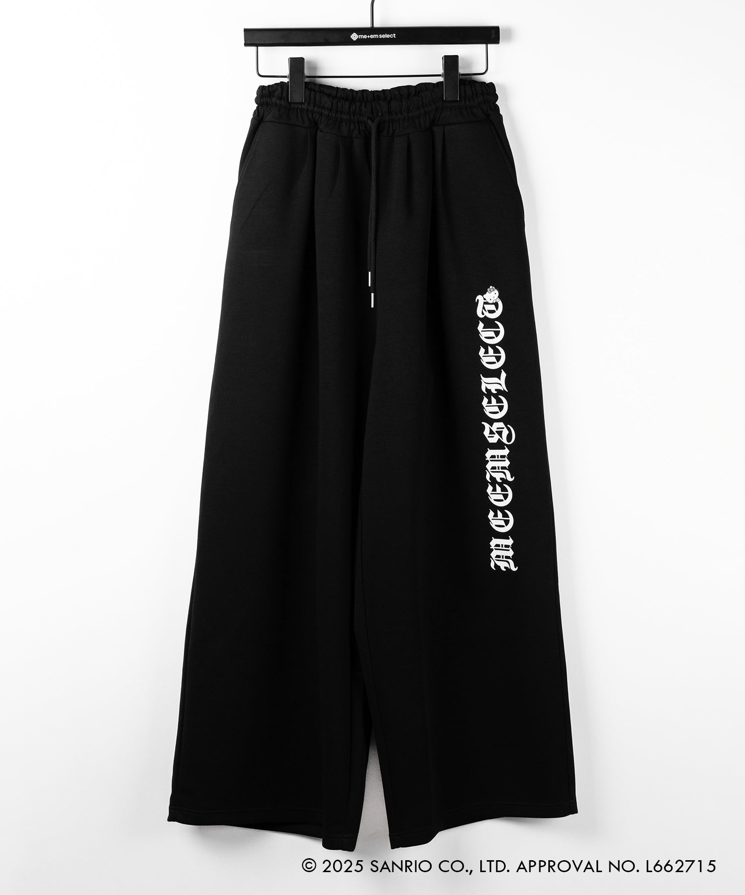【 HELLO KITTY × me+em select 】ハローキティグランジロゴワイドスウェットパンツ ／ Hello Kitty grunge logo wide sweatpants 【 セットアップ着用可能 】