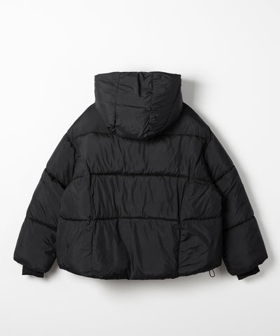スタンドネックボリュームフーディ中綿パフジャケット ／ Stand-neck volume hooded fake down puff jacket