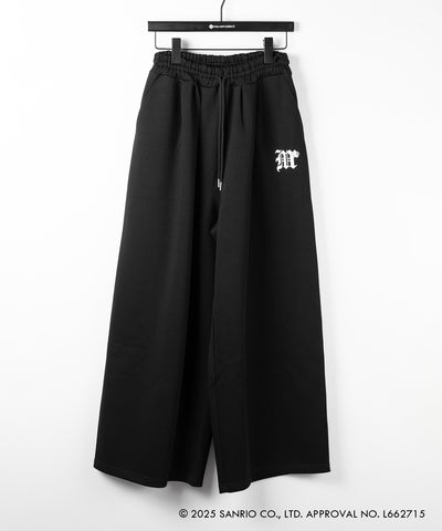 【 HELLO KITTY × me+em select 】ハローキティM LOGO ワイドスウェットパンツ ／ Hello Kitty M Logo wide sweatpants 【 セットアップ着用可能 】