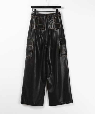 ヴィンテージフェイクレザーツータックワイドカーゴパンツ ／ vintage fake leather ２tuck wIde cargo pants