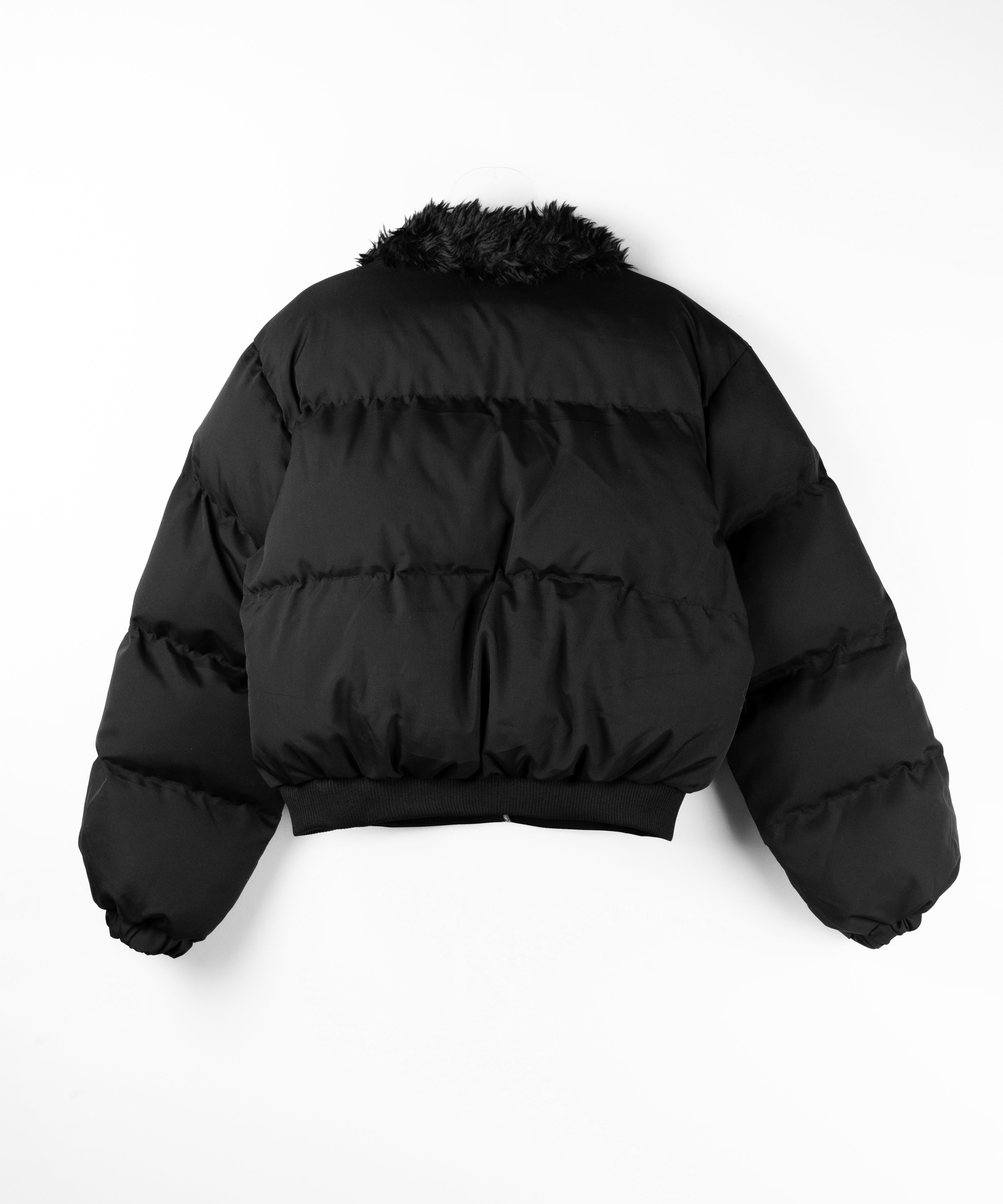 レタリングロゴ刺繍ショートパフダウンジャケット ／ lettering logo embroidery short puffer jacket