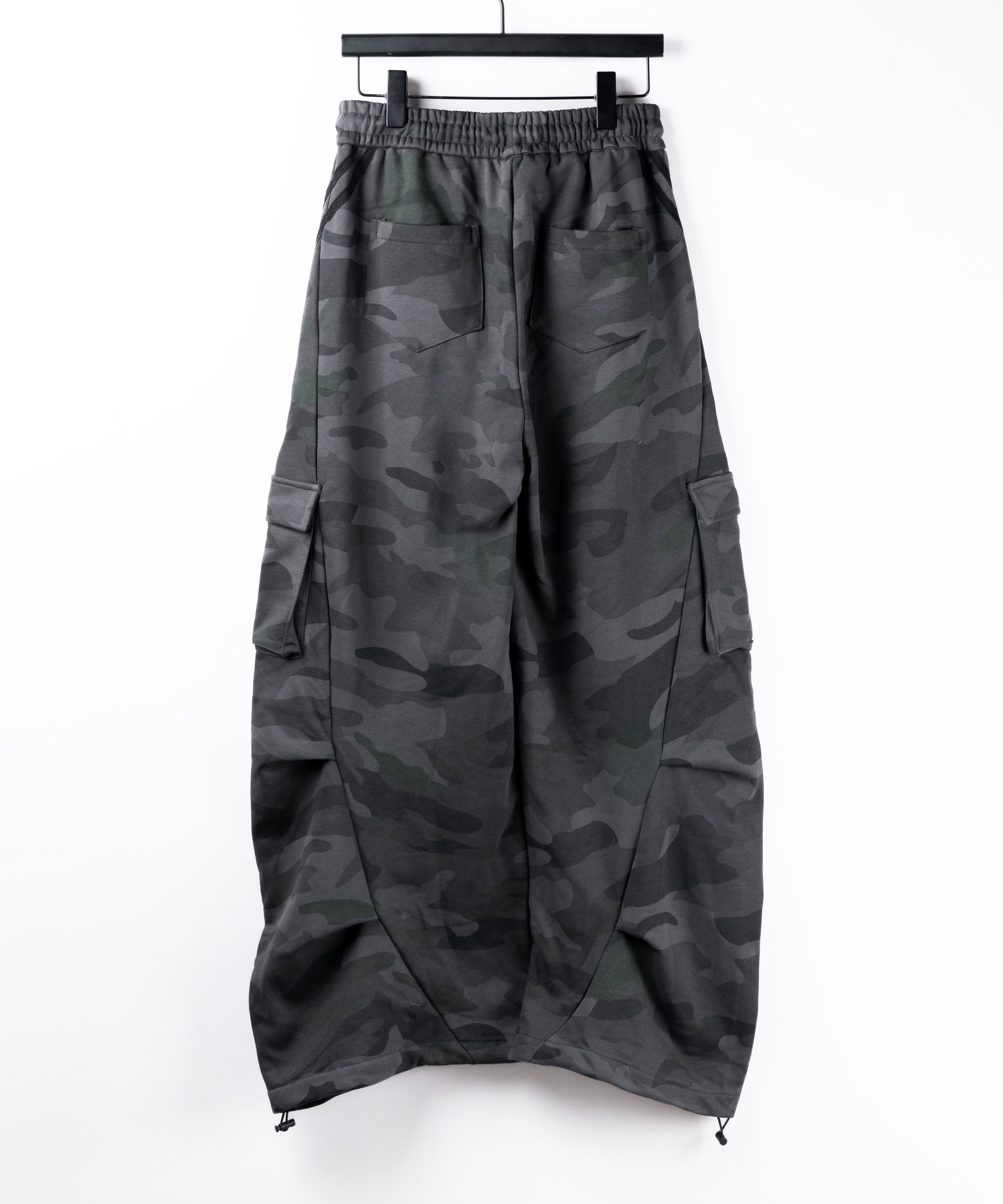 【 裾絞り可能２WAY 】カモフラヴィンテージサイドラインタックワイドスウェットパンツ ／ camouflage vintage side line tuck wide sweatpants