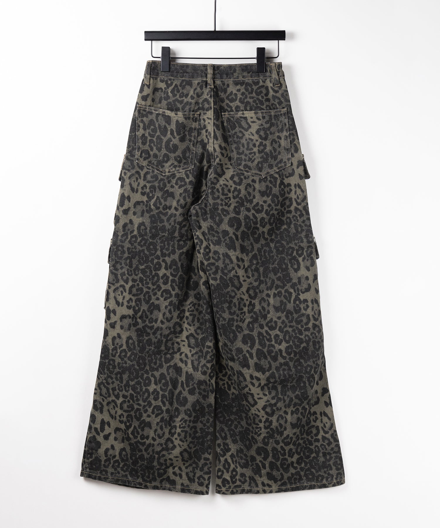 【 ２color ／ ４size 】レオパードヴィンテージタックワイドカーゴデニム ／ leopard vintage tuck wide cargo denim