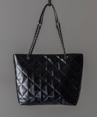 【 ３color ／ A4収納可 】キルティングチェーンスクエアトートショルダーバッグ ／ quilting chain square tote shoulder bag