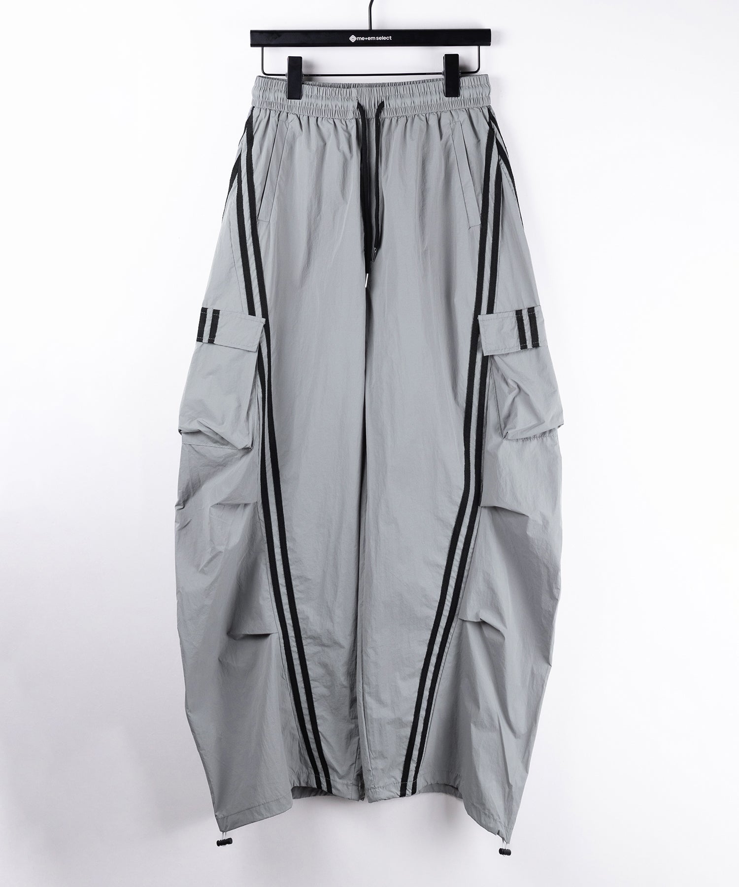 【 ３color ／裾絞り可能２WAY 】サイドラインナイロンタックカーゴワイドパンツ ／ side line nylon tuck cargo wide pants