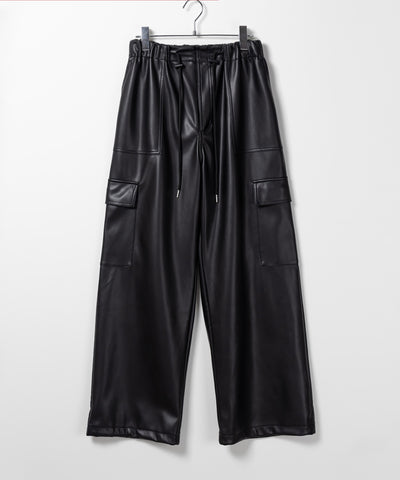 【 ４size／２color 】２WAY フェイクレザーワイドカーゴパンツ