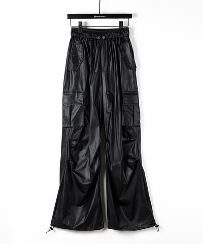 【 選べる４size ／ ２color 】２WAY ドロストフェイクレザーワイドカーゴパンツ ／ 2WAY drawstring fake leather wide cargo pants