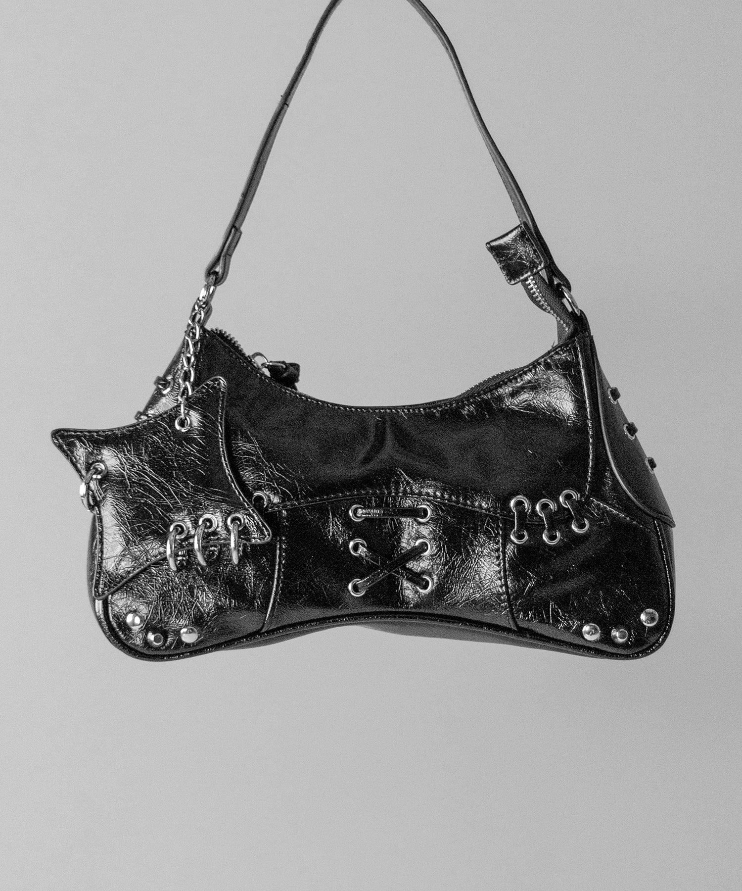 【 ショルダーストラップ付 】ピアッシングレースアップショルダーバッグ ／ piercing lace-up vintage shoulder bag