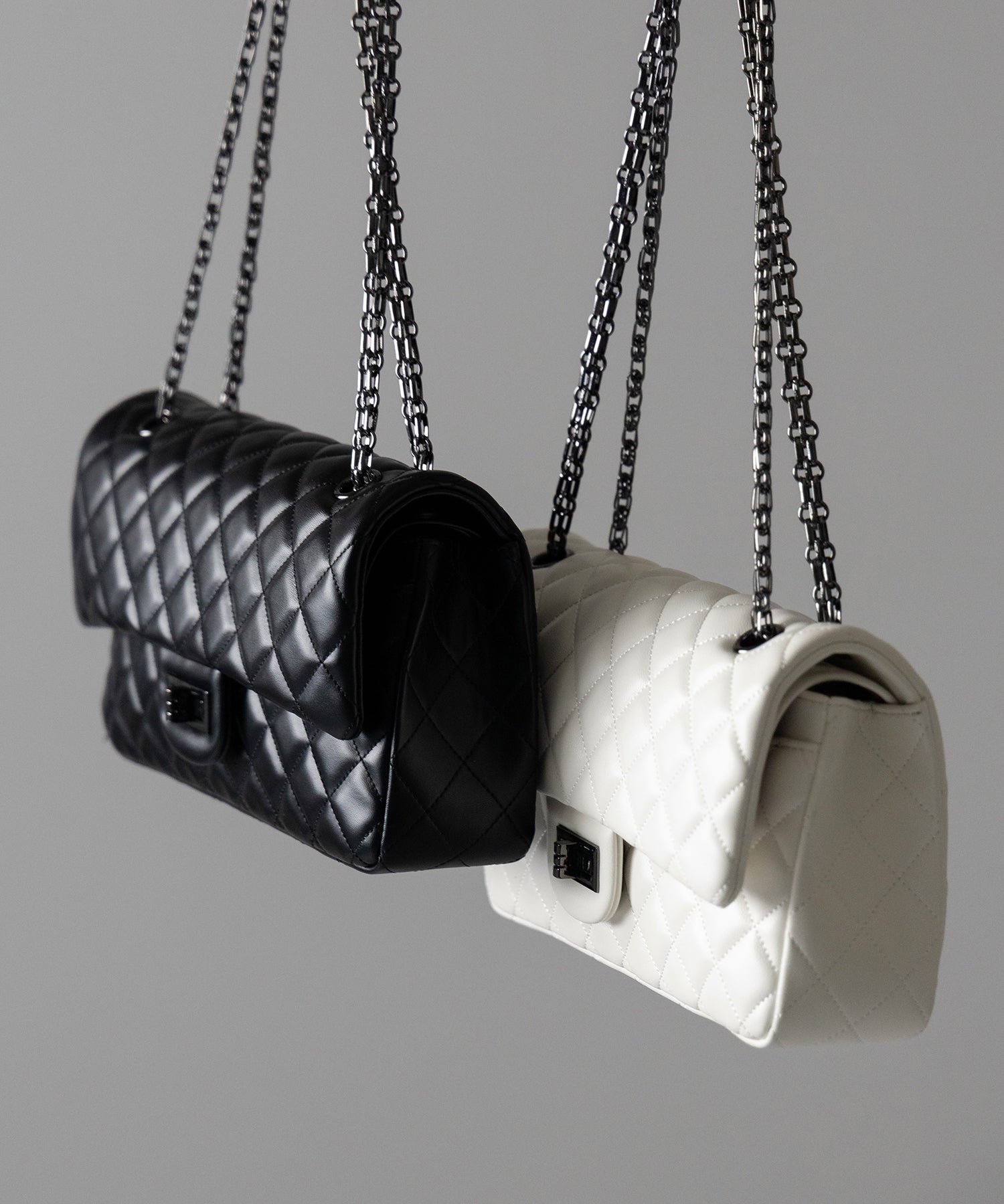 【 ２color 】キルティングチェーンスクエアショルダーバッグ ／ quilting chain square shoulder bag