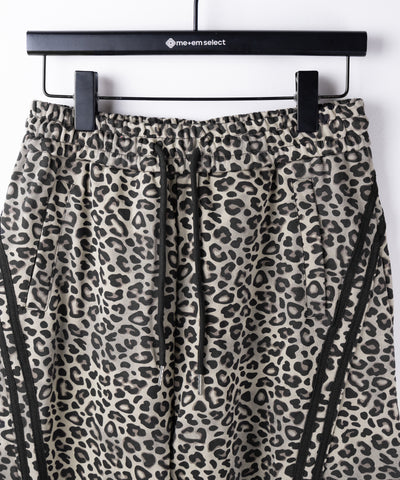 【 裾絞り可能２WAY 】レオパードヴィンテージサイドラインタックワイドスウェットパンツ ／ leopard vintage side line tuck wide sweatpants