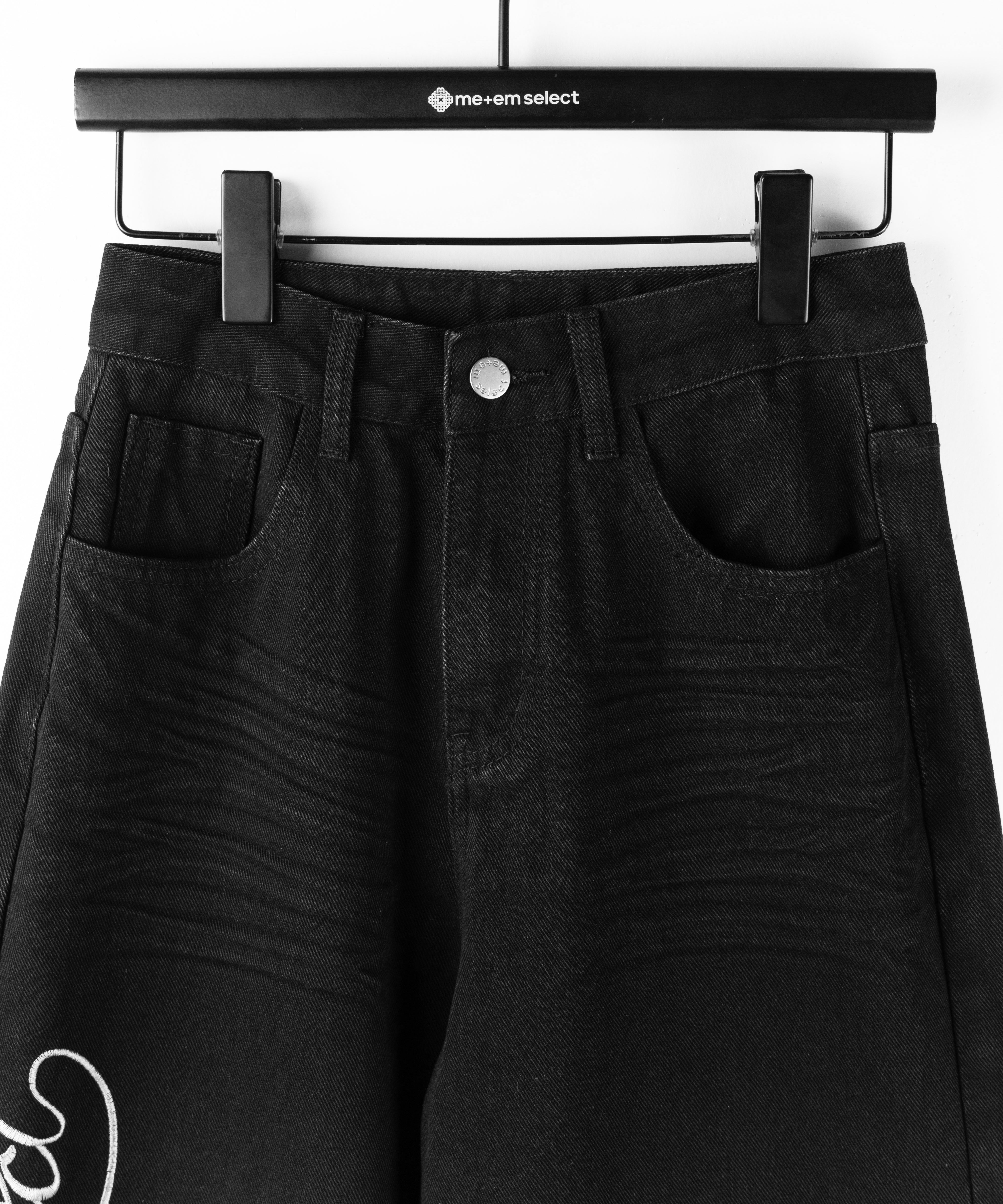 レタリングロゴ刺繍ハイウエストワイドブラックデニム ／ lettering logo embroidery high waist wide black denim