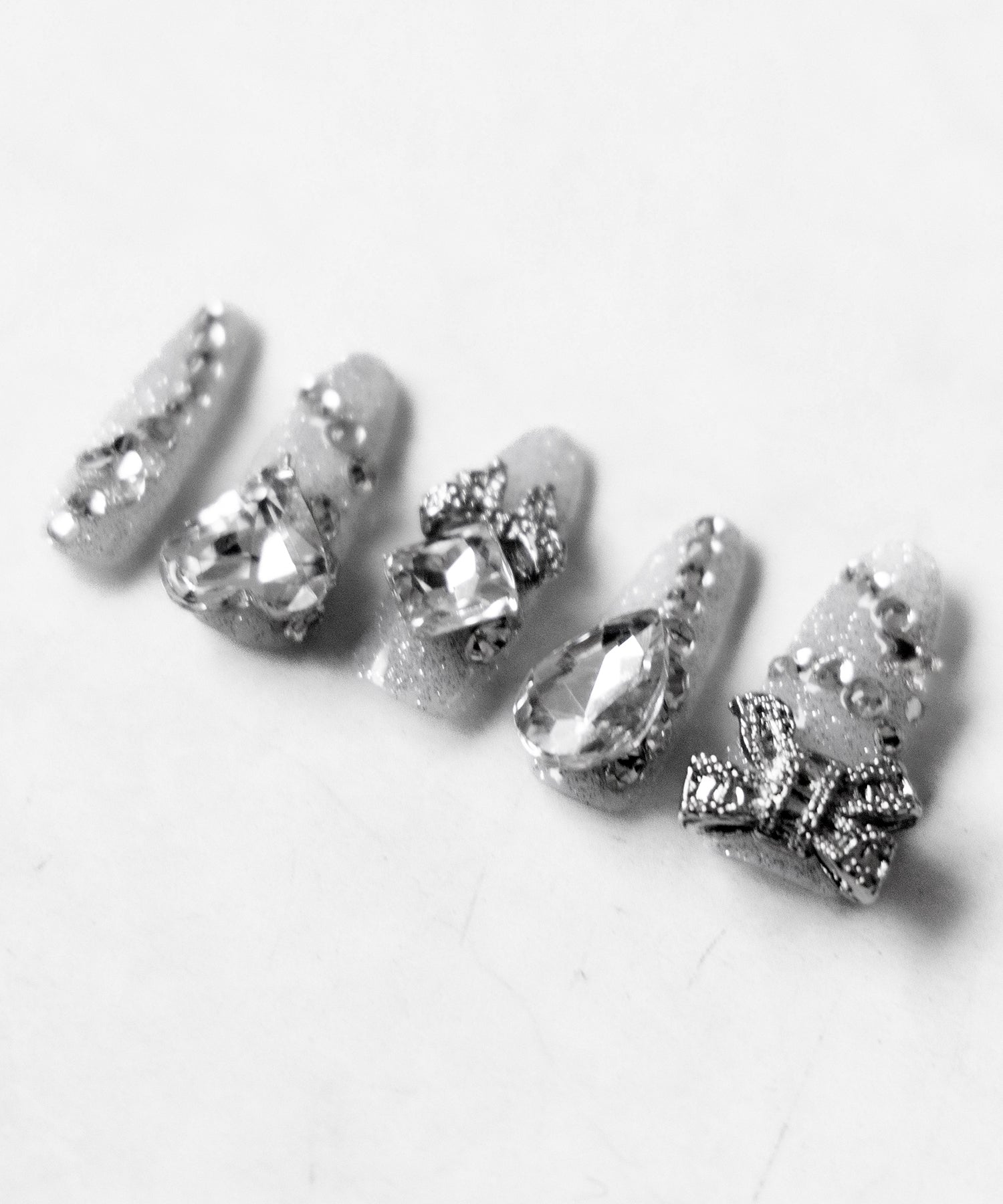 【 限定先行販売 】 bijou ribbon glitter flash nail tips