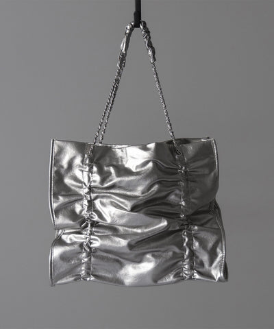 【 ３color ／ A4収納可 】ダブルシャーリングフェイクレザースクエアチェーンバッグ ／ double shirring fake leather square chain bag