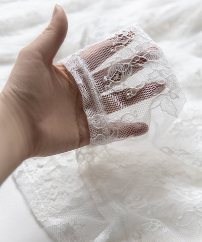 【 ２color 】ビッグシルエットシアーレーストップス ／ big silhouette sheer lace tops