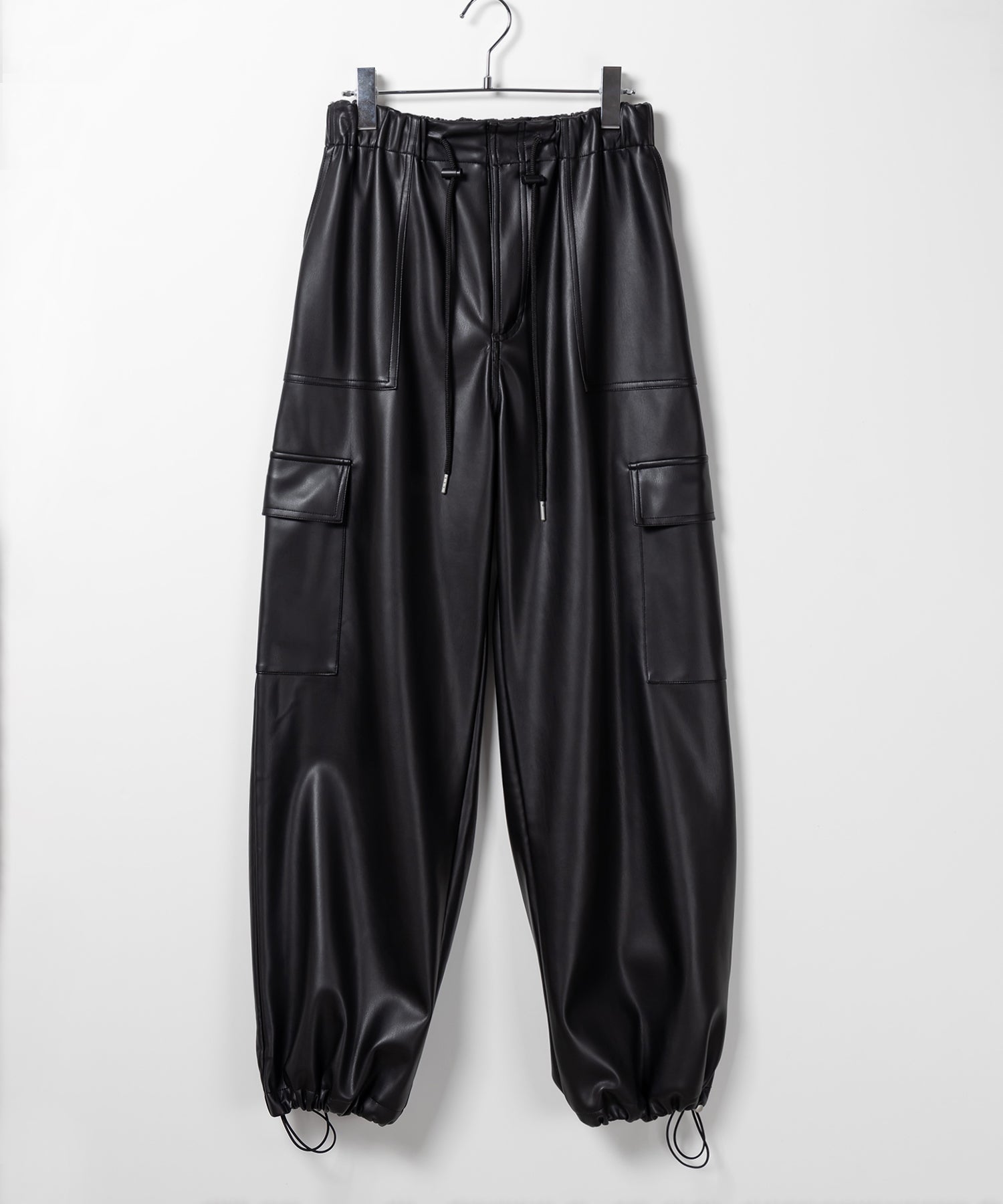 【 ４size／２color 】２WAY フェイクレザーワイドカーゴパンツ